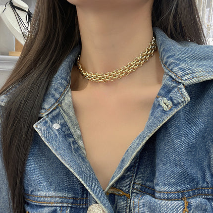 European and American wide thick chain neutral hip hop style clavicle chain metal necklace woven retro glossy thick collar wholesale for women