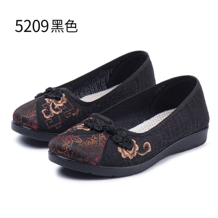 Old Beijing Cloth Shoes for Women, New Style, Embroidered Shoes for Elderly Women, Lightweight, Large Size, Widened and Extra Wide Shoes for Seniors