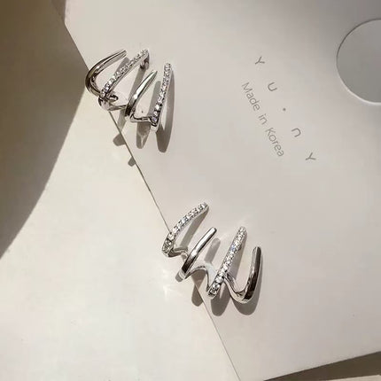 Minimalist Four-Claw Stud Earrings for Women, Niche Design, High-End Internet Celebrity Earrings, Light Luxury, High-End Minimalist Style Earrings Trend