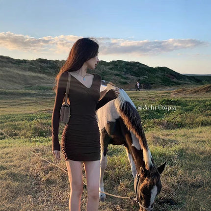 V-neck dress Women's Autumn and Winter New High-end Pleated Hot Girl's Hip Skirt Short Slim-fit Slimming Short Skirt