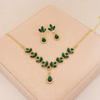 (necklace + earrings) bottom gold green