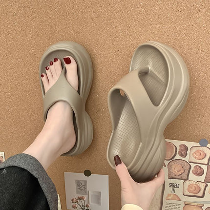 Cartoon Flip-Flops for Women 2026 Summer New Style Thick-Soled Beach Vacation Solid Color Cute Casual Sandals