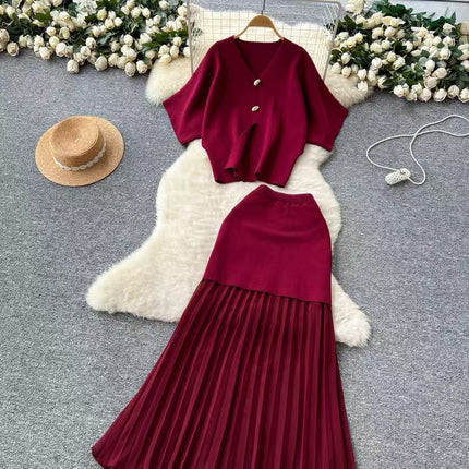2025 Loose Short-Sleeved V Neck Top, High-Waisted Pleated Long Skirt, Two-Piece Set, Fashionable and Elegant Skirt Set