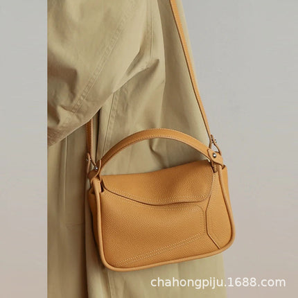 Niche Designer Bags for Women, Autumn/Winter 2025 New Vintage Small Square Bag, High-End Versatile Fashion Shoulder and Crossbody Bag