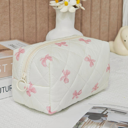 Factory Direct Sale Portable Cosmetic Bag Women's Large Capacity Niche Design Storage Bag Portable Ultra Light Quilted Multi-Layer Bag
