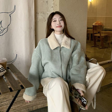 Korean-Style High-End Light Blue Lapel Short Shearling Coat for Women, 2026 Winter Model, Leather and Fur Integrated Jacket