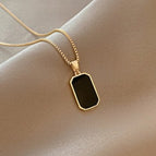 Black shell necklace