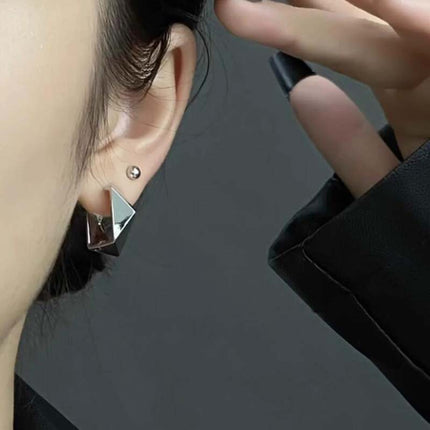 European and American Style Elegant Irregular Ling Earrings New French Simple and Simple Cold Style Niche Earrings for Women