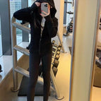 Black slim fit sweatshirt / 2 yards = s
