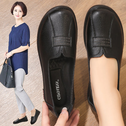 Mom's Shoes for Spring and Autumn, Non-Slip Soft-Soled Slip-Ons for Middle-Aged and Elderly Women, Comfortable 2026 New Model, Flat Leather Shoes for Middle-Aged Women