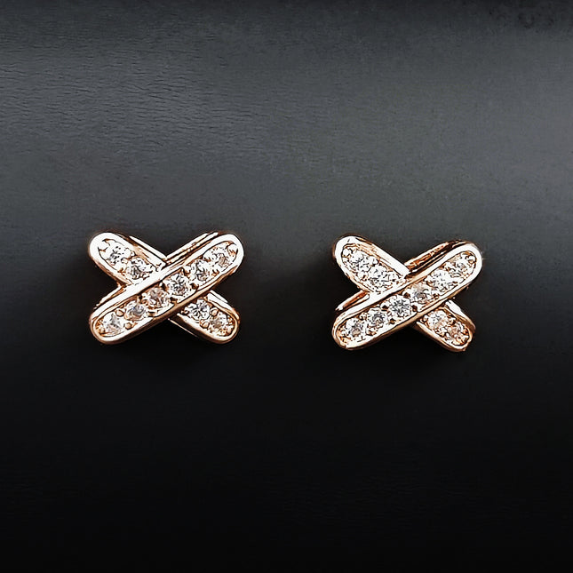 Amazon Minimalist Cool Style Zircon X-shaped Earrings for Women Simple Small Letter All-match Student Earrings e7501