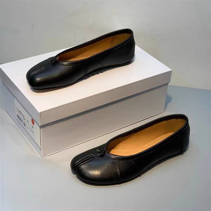 New Comfortable split-toe pig's trotters shoes women's flat sole one-step horseshoe shoes casual fashion shallow mouth breathable ballet shoes