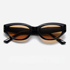 Black frame tea slices