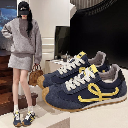 Women's 2025 Autumn New Casual Sports Shoes with Hidden Height Increase, Retro Color-Block Versatile Sneakers Wholesale