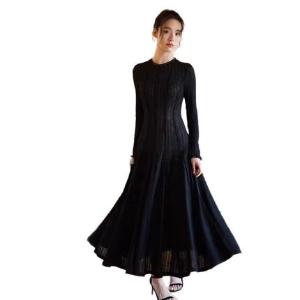 Vietnam's Niche Early Spring Temperament 2025 New Style Socialite High-end Goddess Fan High-end Pleated Hem dress