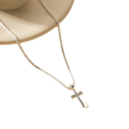 Europe and the United States cross-border foreign trade popular star necklace shiny sparkling cross pendant chain ladies