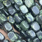 Random delivery of colors / A piece of sparrow stone