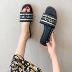 Black / 35