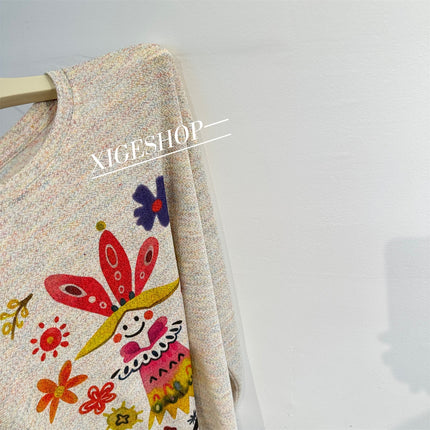 Colorful Yarn Clown Garden Print Long-Sleeved T-Shirt for Women in Autum with Interesting Design, Loose Age-Reducing Casual Tops and T-Shirts