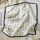 White pony head / 53*53cm