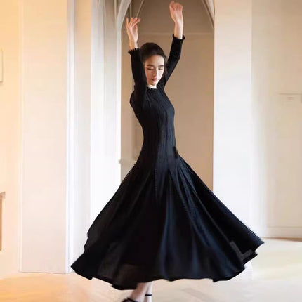 Vietnam's Niche Early Spring Temperament 2025 New Style Socialite High-end Goddess Fan High-end Pleated Hem dress
