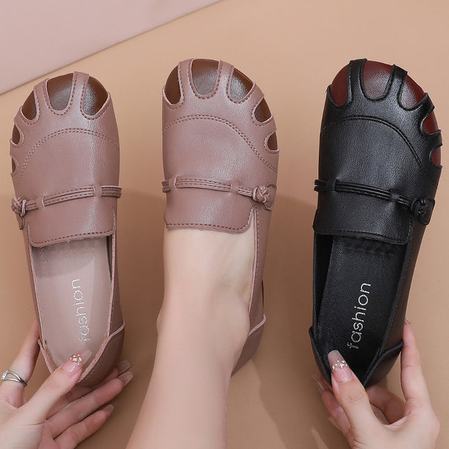Mom's Shoes for Middle-Aged and Elderly Women, Spring and Autumn Soft-Soled Flat Shoes, Comfortable Leather Shoes for Seniors, 2026 New Model, Non-Slip Single Shoes