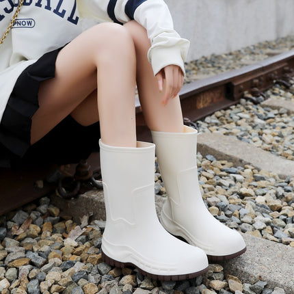 New Style Women's Rain Boots, Mid-Calf, Thickened, Wear-Resistant, Non-Slip, Trendy Rubber Shoes for Outdoor Camping and Hiking, Waterproof Women's Rain Boots