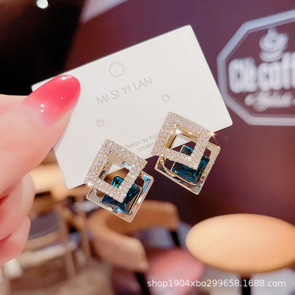 High-end light luxury geometric diamond crystal earrings 2023 new popular online popular elegant earrings sterling silver needle