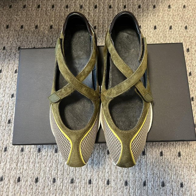 Ballet-Style Simple Mary Jane Training Shoes for Women with Velcro Cross Straps and Color-Blocking Round-Toe Flats