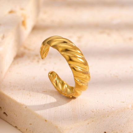 European and American New Style Stainless Steel Ring for Women, Fashionable and Simple Vacuum Electroplating 18K Gold Open Hand Jewelry Factory Direct Sale