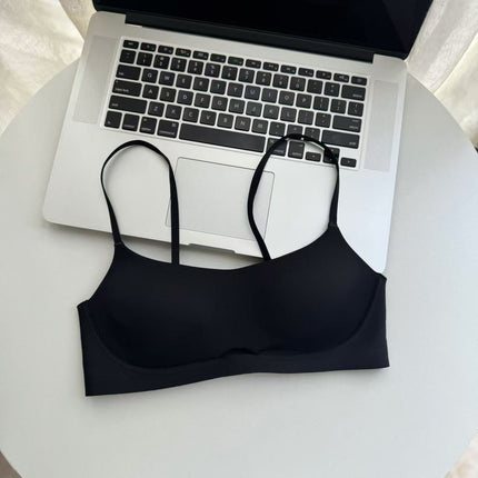 Breathable, Soft, Seamless, Nude-Feel, Thin Cup Jelly Strip Bra for Women with Small Breasts, Red, Push-Up, Anti-Sagging, Zodiac Year Underwear Bra