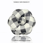 A327 black and white plaid
