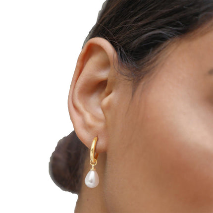 European and American Cross-border Hot Selling Stainless Steel 18k Gold Plating Drop Shape Pearl Earrings High-grade Ladies Earrings Earrings