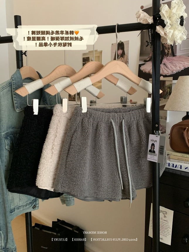 Gray Lamb Wool Thickened Shorts for Women, New Winter Style, Paired with Boots, Wide-Leg Casual Pants, Petite A-Line Pants for Outerwear