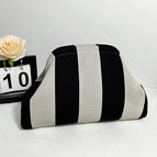 Thick stripes black and off-white / 30*22*9cm