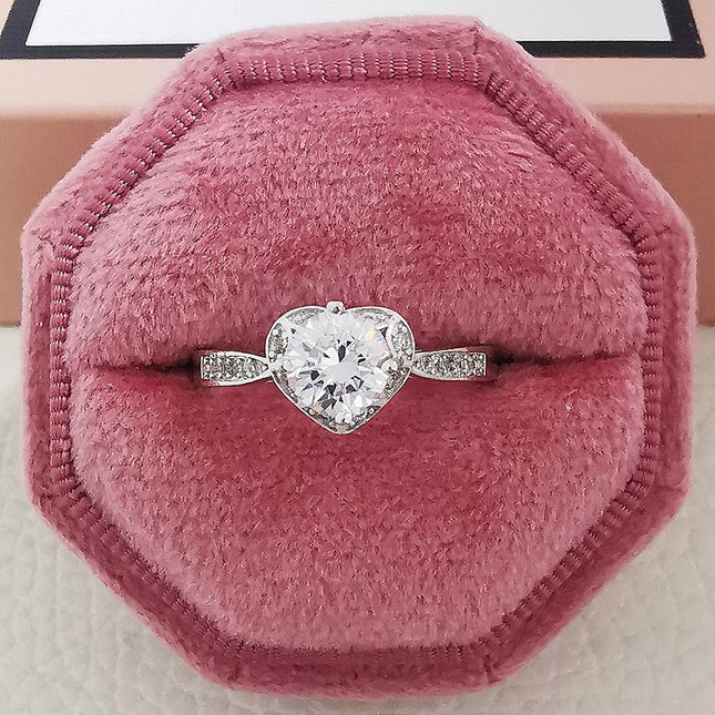 Japanese and Korean style fashion heart-shaped love zircon ladies engagement popular ring ring does not fade niche r869