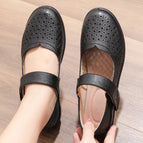 Black / 35