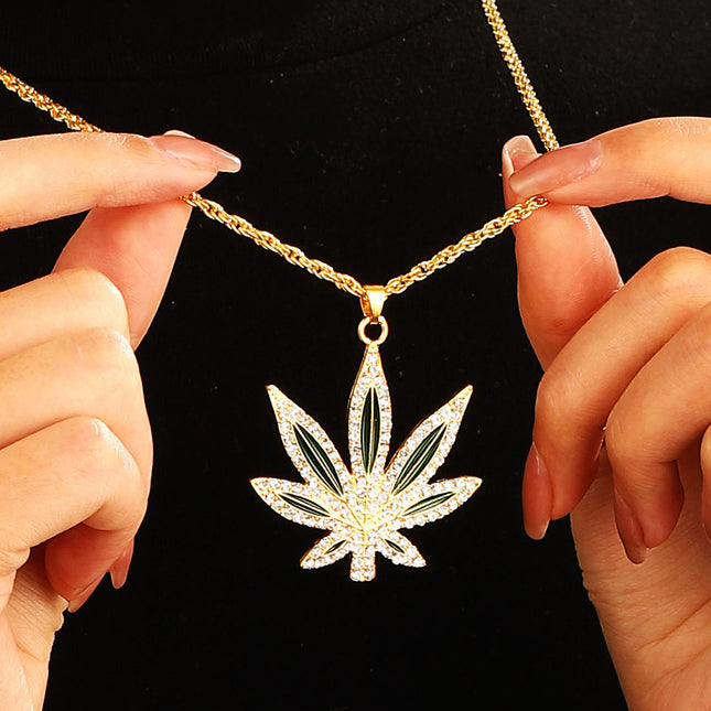 Cross-border New Diamond Maple Leaf Necklace Cold Wind Small Lilac Leaf Pendant Chains Punk Hip-hop Necklace Chain
