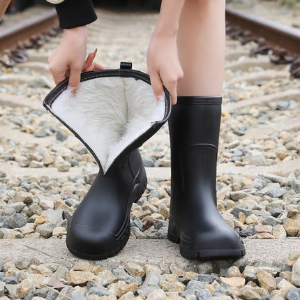 New Style Women's Rain Boots, Mid-Calf, Thickened, Wear-Resistant, Non-Slip, Trendy Rubber Shoes for Outdoor Camping and Hiking, Waterproof Women's Rain Boots