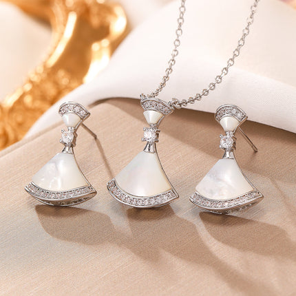 European and American style high version Tanabata small skirt necklace earrings live supply clavicle chain fan-shaped white fritillary suit