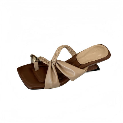 French Resort Style Retro Woven Square Toe Slippers for Women's Summer Outer Wear, Elegant Straw Flip-Flops, Comfortable Sandals