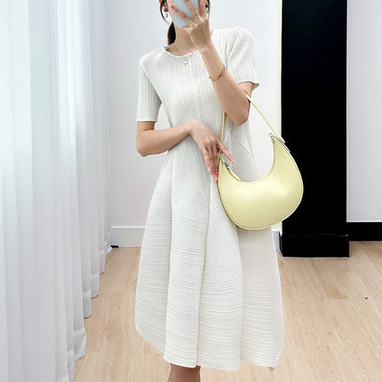Miyake Elegant, Gentle, Elegant, Comfortable, Simple, Slim Waist Dress for Women 2023 Summer New Casual Pleats