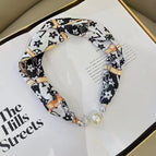 17-Five leaf clover black and white (pearl silk scarf)