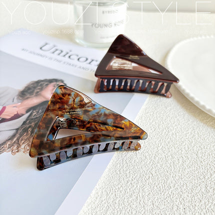 Simple Acetate Triangle Hair Clip for Women, Medium Shark Clip for Updos at the Back of the Head, Suitable for Thin Hair, Elegant Hairpin Hair Accessory