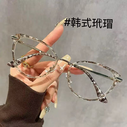 European and American retro cat's eye myopia glasses women's professional can be equipped with power lenses flat lens small frame eye frame