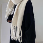 This white [thick cold warm scarf shawl]] / 220cm long -40cm wide