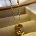 Gold rhombus necklace