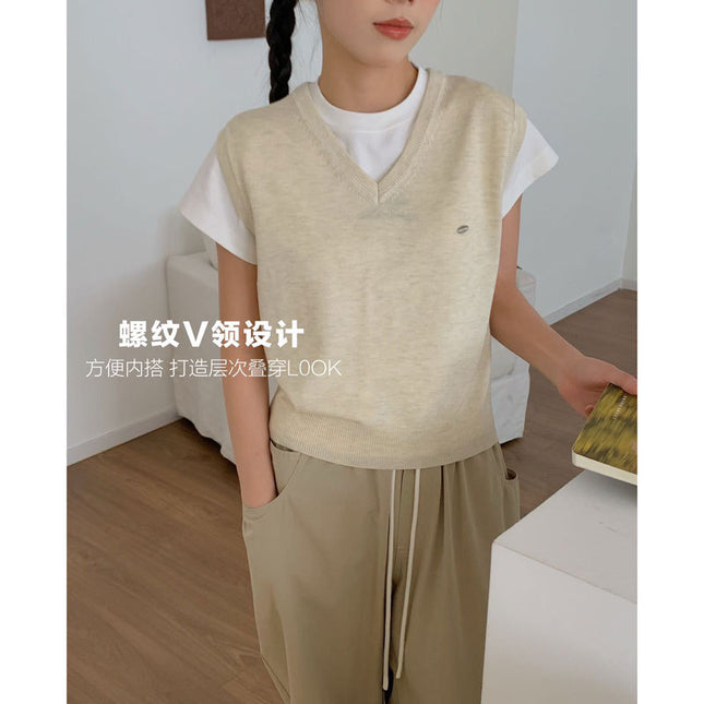 Du Xiaozhai's New Autumn and Winter Layering Products Are Preferred Wool Knitted Vest Women's V Neck Short Sleeveless Casual Sweater Top