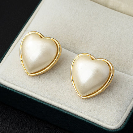 925 Silver Needle Pearl Heart Earrings, Vintage Style, Fashionable Design, Gentle Hong Kong Style Copper-Plated Earrings 2070