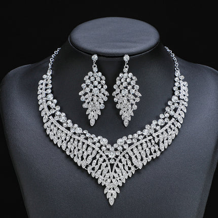 Alloy Clavicle Chain Court Temperament European and American Retro Exaggerated Temperament Crystal Gem Short Necklace Earrings Set Dinner Party